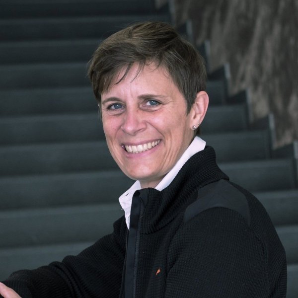 Dr. Annette Lühken, Linguistin
